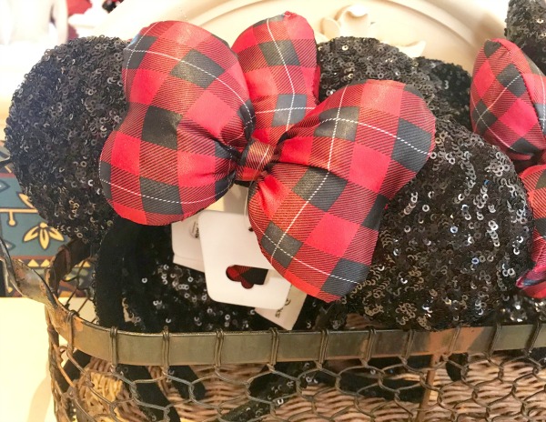 disneyland-holidays-merchandise-ears-1