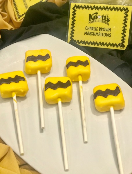knotts-peanuts-celebration-charlie-brown-marshmallow-pops