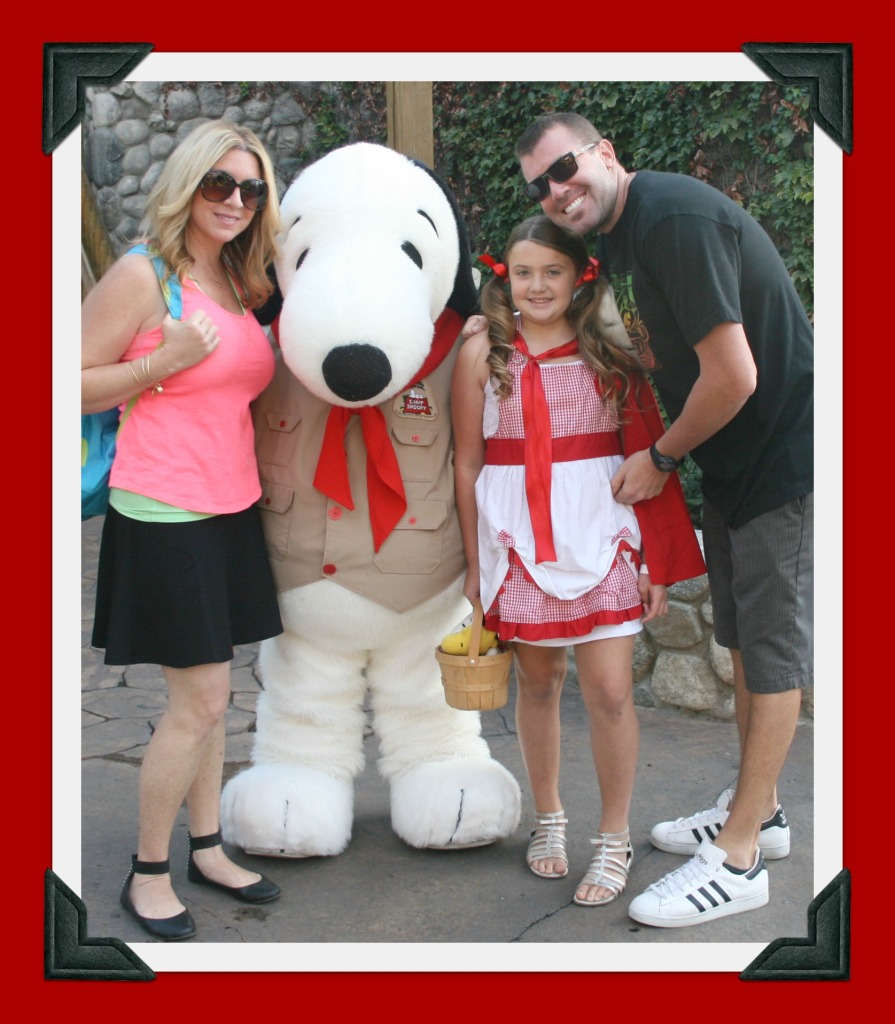 family with snoopy