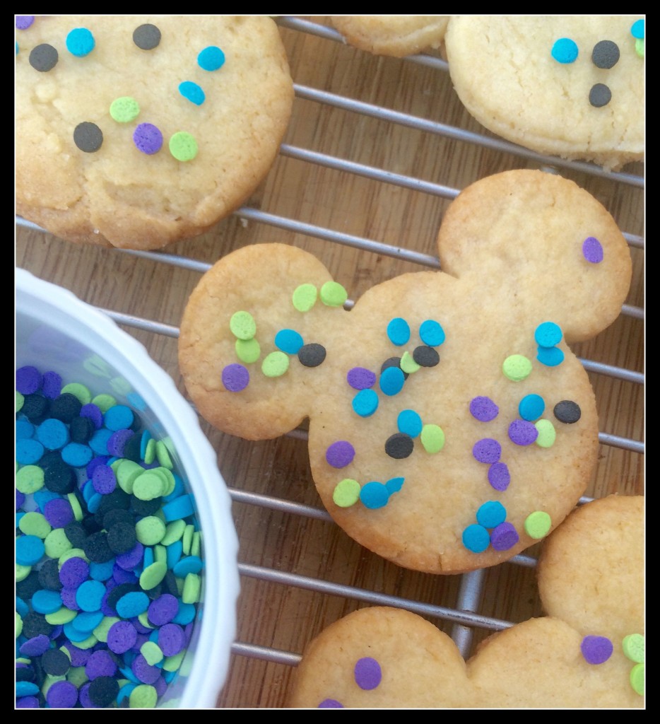 not-so-spooky-mickey-mouse-halloween-cookies-ready-to-eat