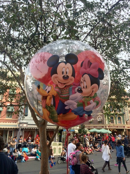 Disney-Holidays-Balloon