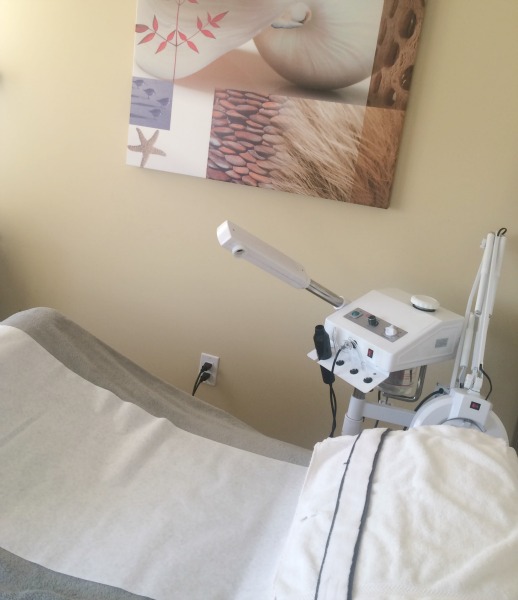 cosmeticare-hydrafacial-bed