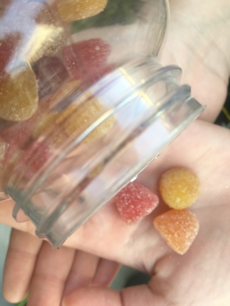 gummies-in-hand