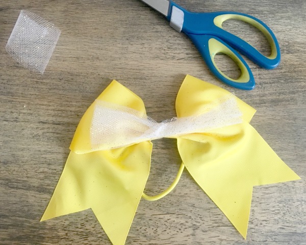 diy-belle-bow-snip-off-the-ends