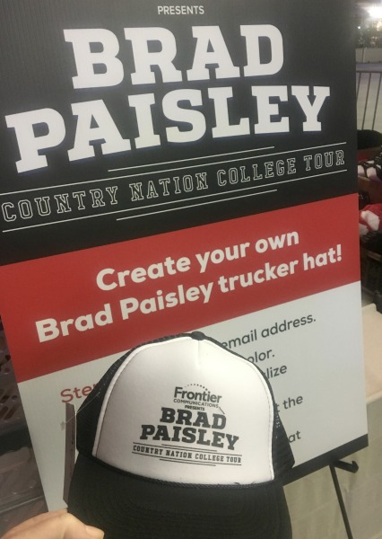 brad-paisley-concert-finished-hat