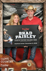 brad-paisley-fan-appreciation-photo