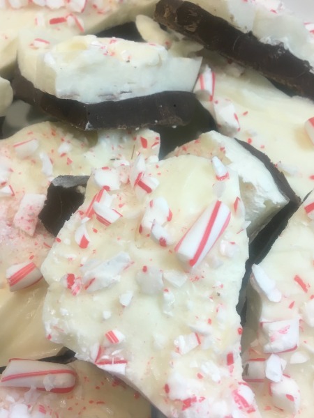 holiday-peppermint-bark-mmm