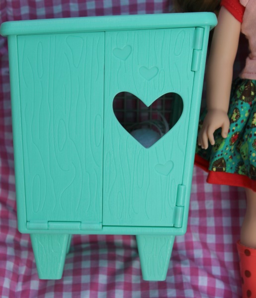 american-girl-hutch-heart-window