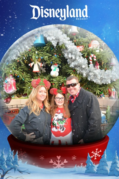 disneyland-photo-pass-snowglobe