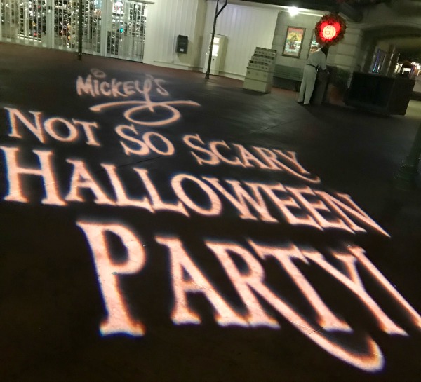 mickeys-not-so-scary-halloween-party-ground-projections