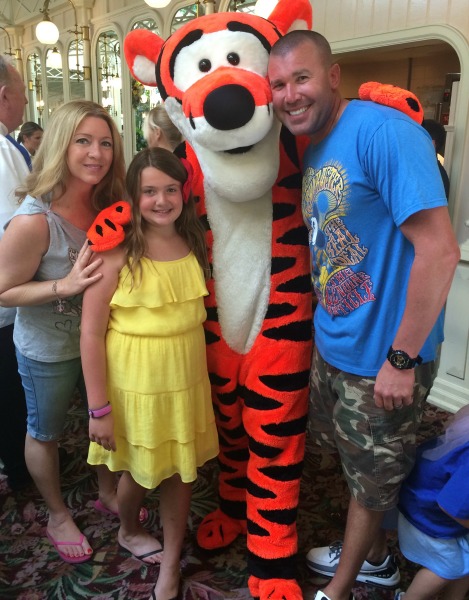 the-crystal-palace-photo-with-tigger