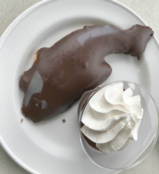 dine-with-orcas-dessert