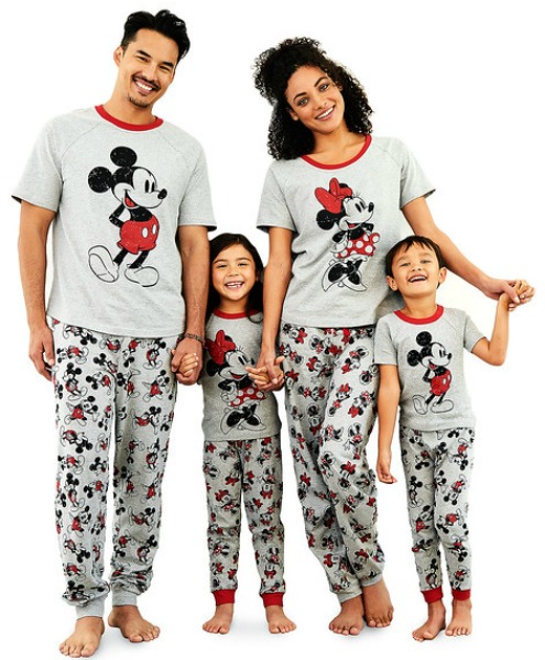 disney-store-valentines-family-pajamas
