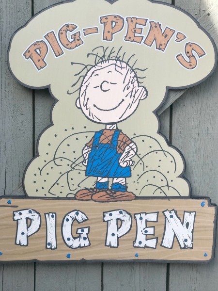 knotts-peanuts-celebration-pigpens-pig-pen-sign