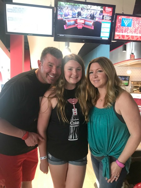 splitsville-luxury-lanes-orlando-family-photo