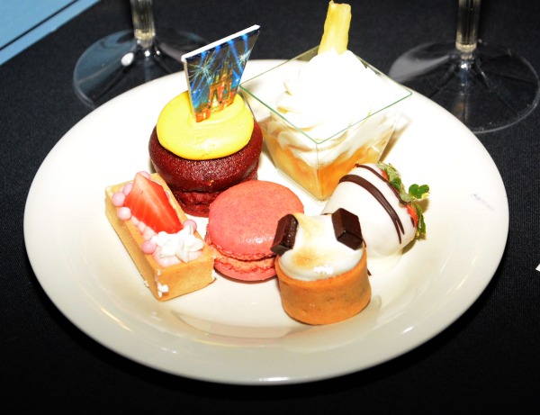 happily-ever-after-dessert-party-plate